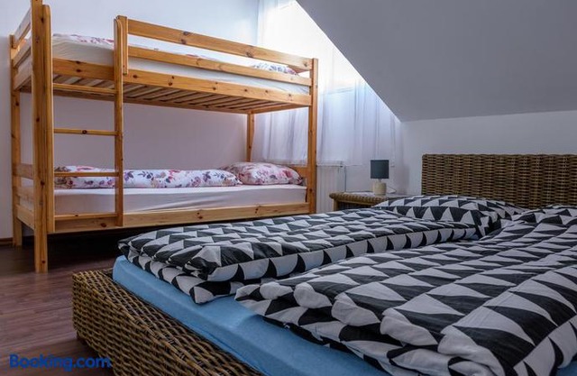 Apartmaji SLATENIK in Cezsoca