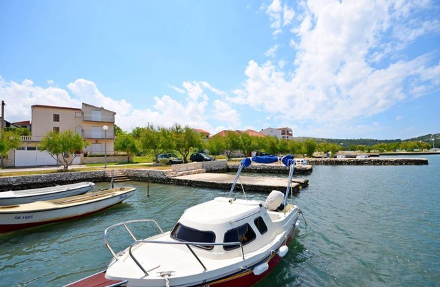 Apartment ∙ 1 bedroom ∙ 4 guests in Jadrtovac