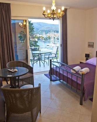 Apartment in Trogir with sea view, terrace, air conditioning, Wi-Fi (3788-2) in Trogir