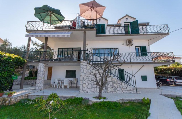 Apartment Slatine 1126a