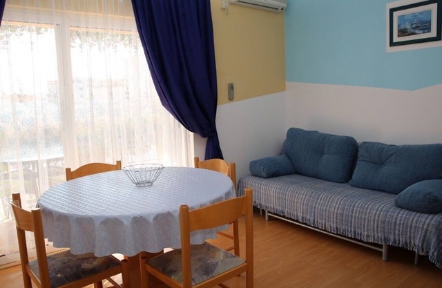 Apartment Zdenka - cosy apartments for 2-3 person: A2A(2+1) - Vodice, Riviera Sibenik, Croatia