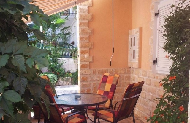 Apartment Zdenka - cosy apartments for 2-3 person: A4D(2+1) - Vodice, Riviera Sibenik, Croatia
