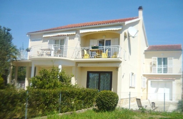 Apartments Boris Sukošan 
