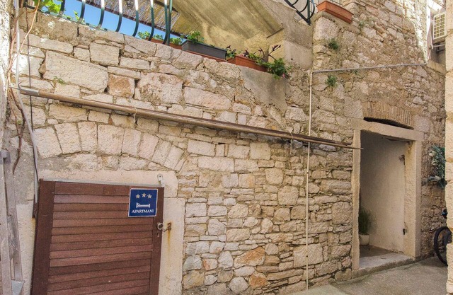 Apartments Islandbreeze (31381-A1) - Prvic Sepurine in Prvic Sepurine