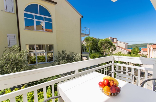 Apartments Pero (55271-A3) - Okrug Gornji (Ciovo)
