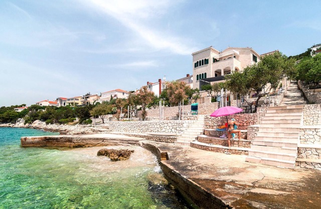 Awesome apartment in Okrug Donji