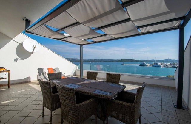 Holiday Betina Persons Bedrooms 