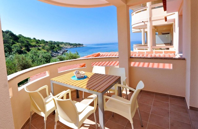 Holiday apartment Potocnica for 1 - 5 persons with 2 bedrooms - Row house in Novalja