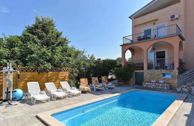Holiday apartment with Pool and Internet in Fažana