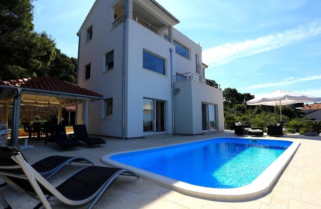 Homerez Tisno 