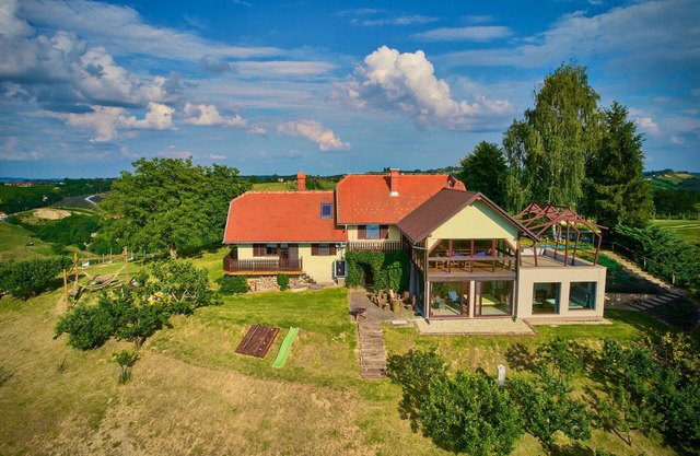 Holiday Podhamer B 