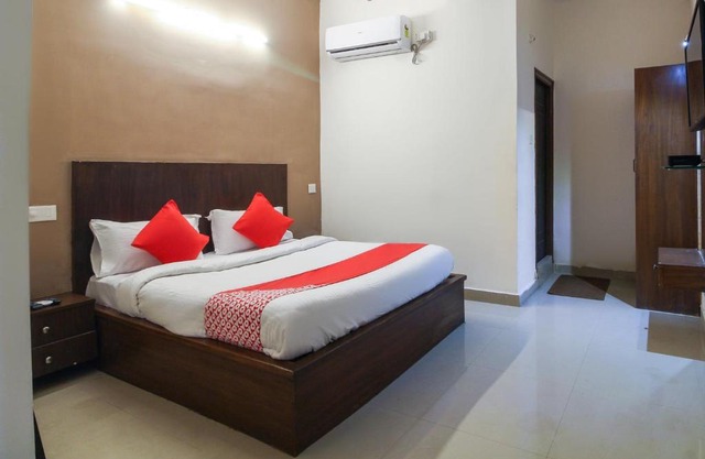 Oyo Hotel Lotus Grand 