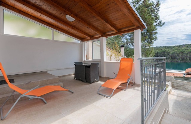 Terrace Sea Molat 