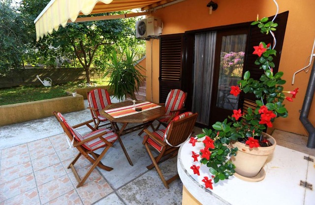 Sutomiscica Apartment Sleeps 5 WiFi