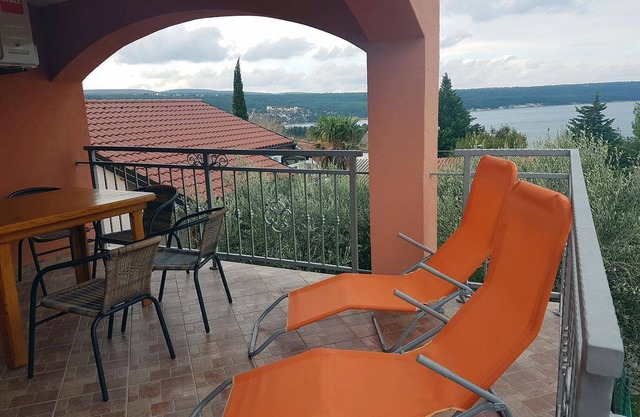Two bedroom apartment with terrace and sea view Karin Gornji, Novigrad (A-18387-b)