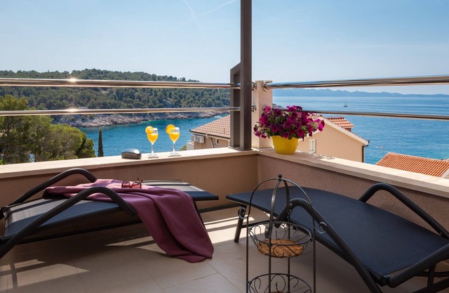 Terrace Sea Cove Osibova 