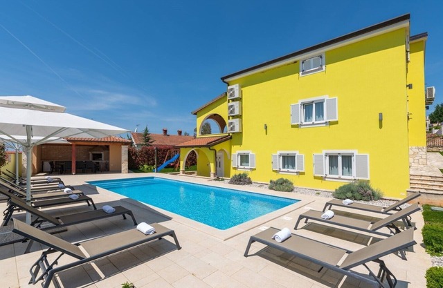 Villa Andrea with Private pool near Poreč for rent in Musalez