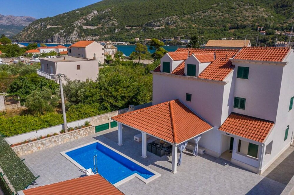 Mokosica Villa | Villa Malandra - Four Bedroom Villa, Sleeps 8