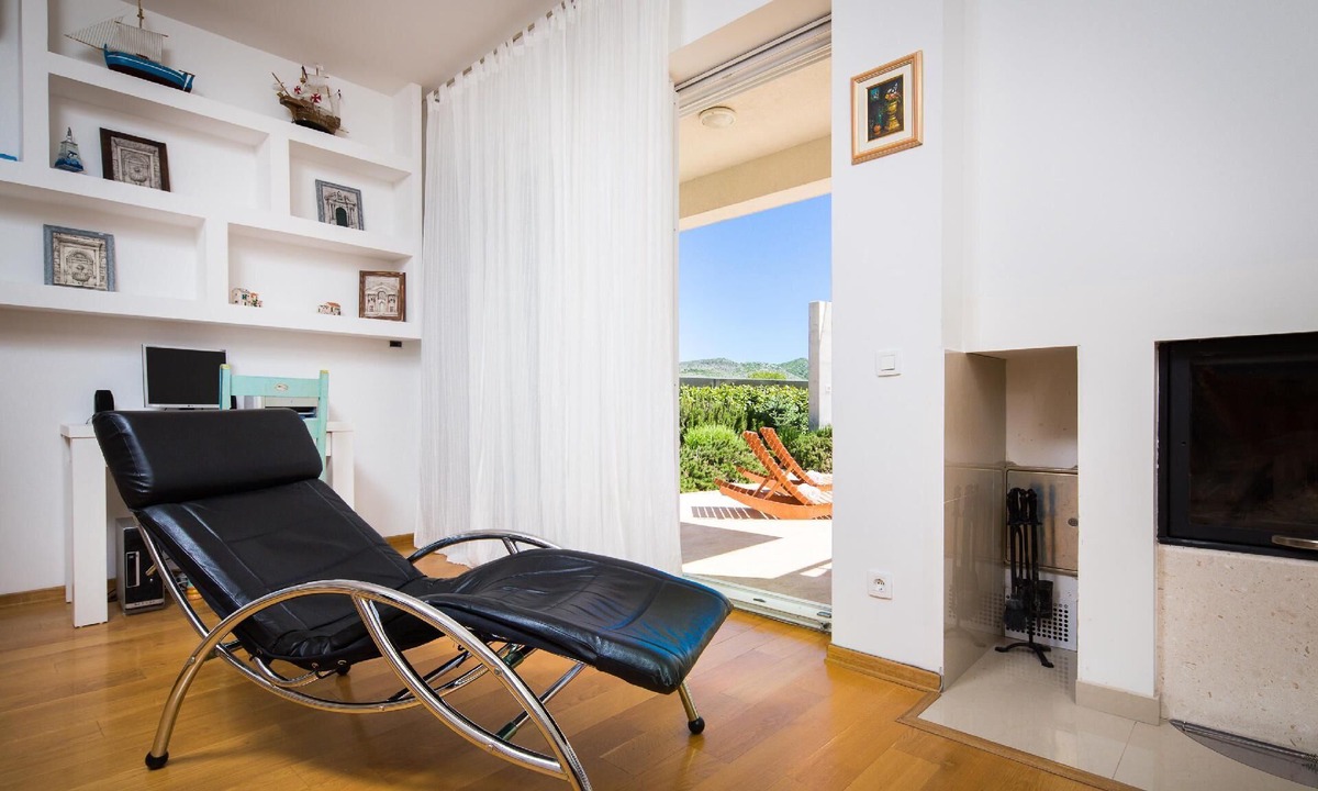 Dugopolje House | Stunning villa sofia with heatable pool