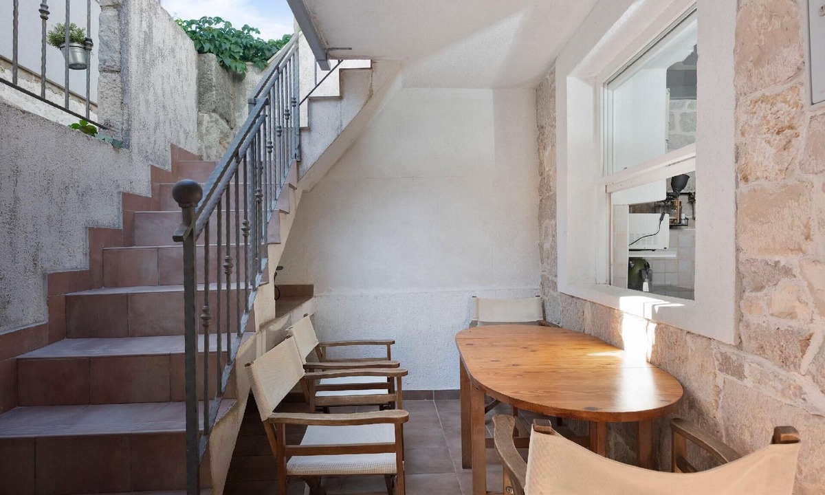 Murter House | Holiday home "Hanna" with view of the water