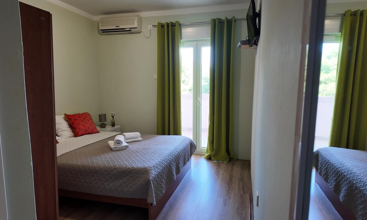 Marina Bed & Breakfast | Adrian's Beach House by Max Gastro