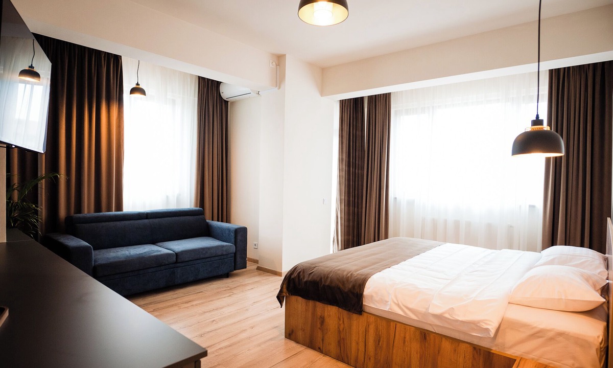 Otopeni Hotel | At Georges Stay & Fly
