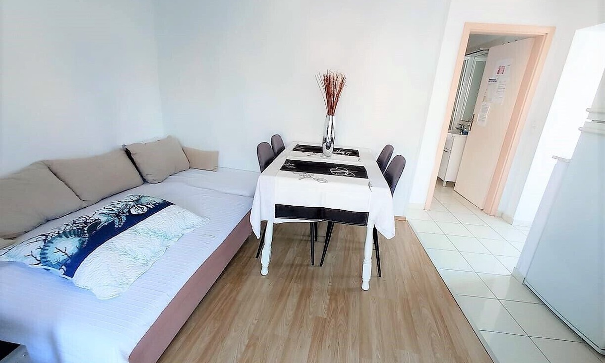 Marina Apartment | Cute apartment in stone house near sea