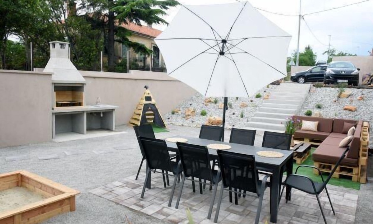 Rijeka House | Holiday apartment Rijeka for 1 - 10 persons with 5 bedrooms - Holiday house