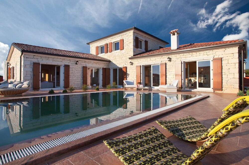 Cabrunici Villa | Villa White Pearl in Central Istria for 8 people with heated pool