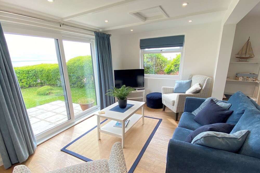 Bouvet Island House | Newly refurbished two bed chalet with spectacular sea views over Whitsand Bay.