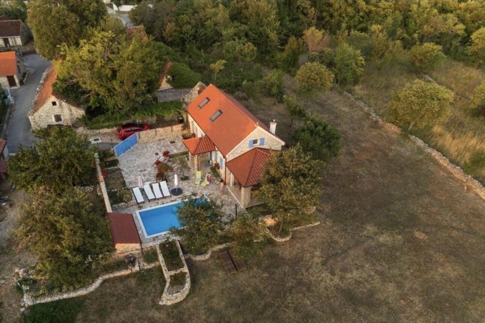 Puljane House | Peaceful Holiday Home Toma with pool in the National park Krka
