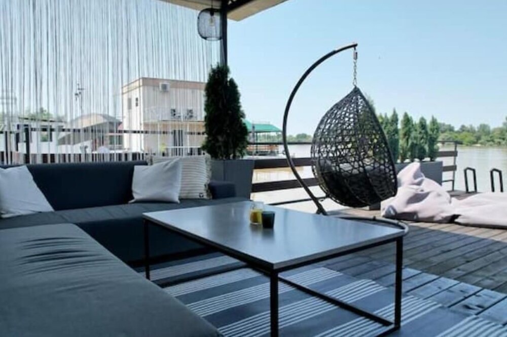 Cukarica House | TeLu HouseBoat