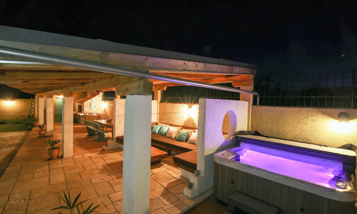 Sveti Filip i Jakov Villa | Villa Božini dvori Biograd
