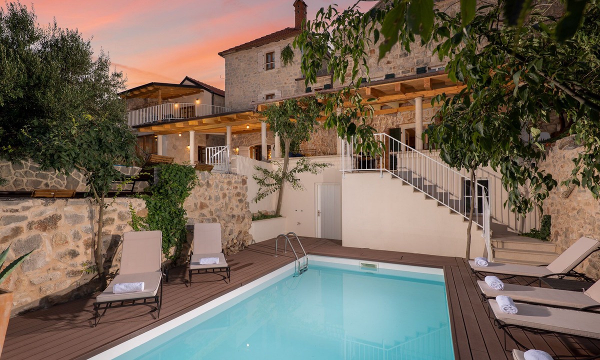 Pitve Villa | Dvor Pitve Villa A - feel the magic of luxury and tradition