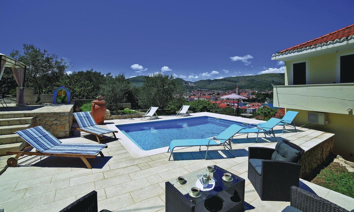Trogir Apartment | 2 bedroom beautiful apartment in Trogir
