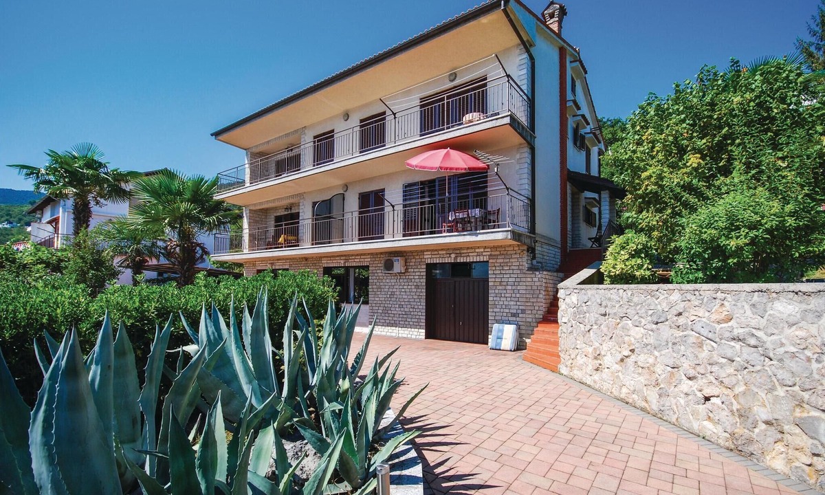 Lovran Apartment | Pet friendly apartment in Lovran with WiFi