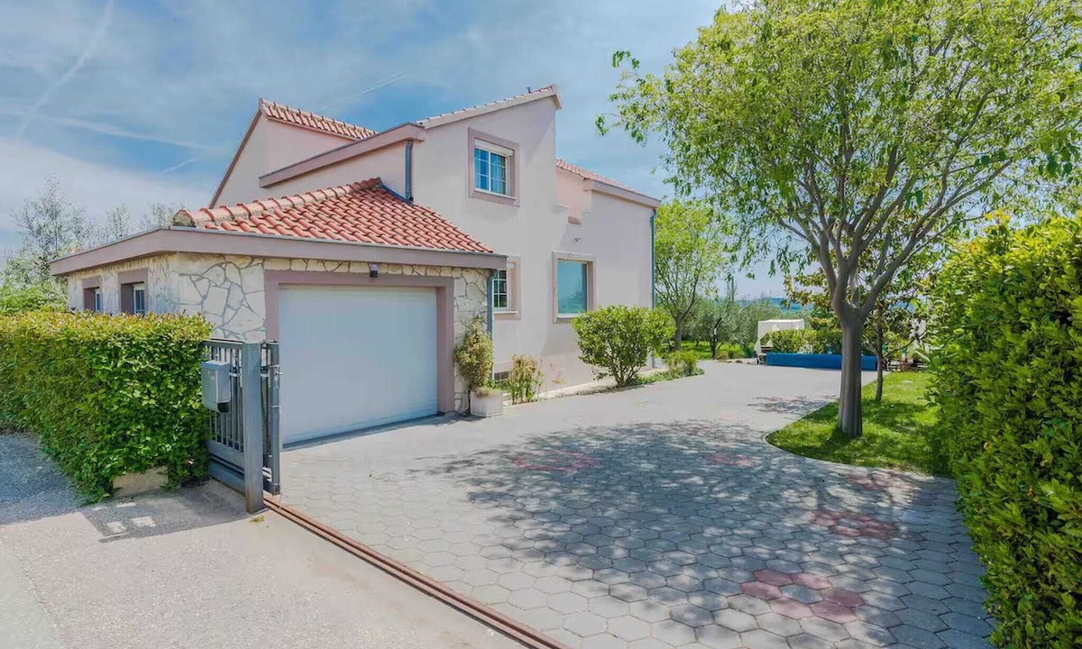 Zemunik Donji House | Luxury Dalmatian Villa with Pool