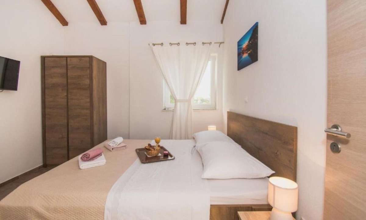 Pirovac Apartment | Rooms Agro B&B Linda
