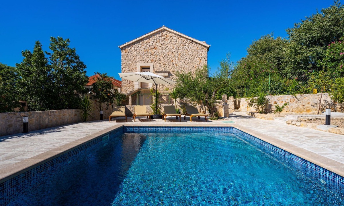 Sveti Filip i Jakov House | Villa Roko by Interhome
