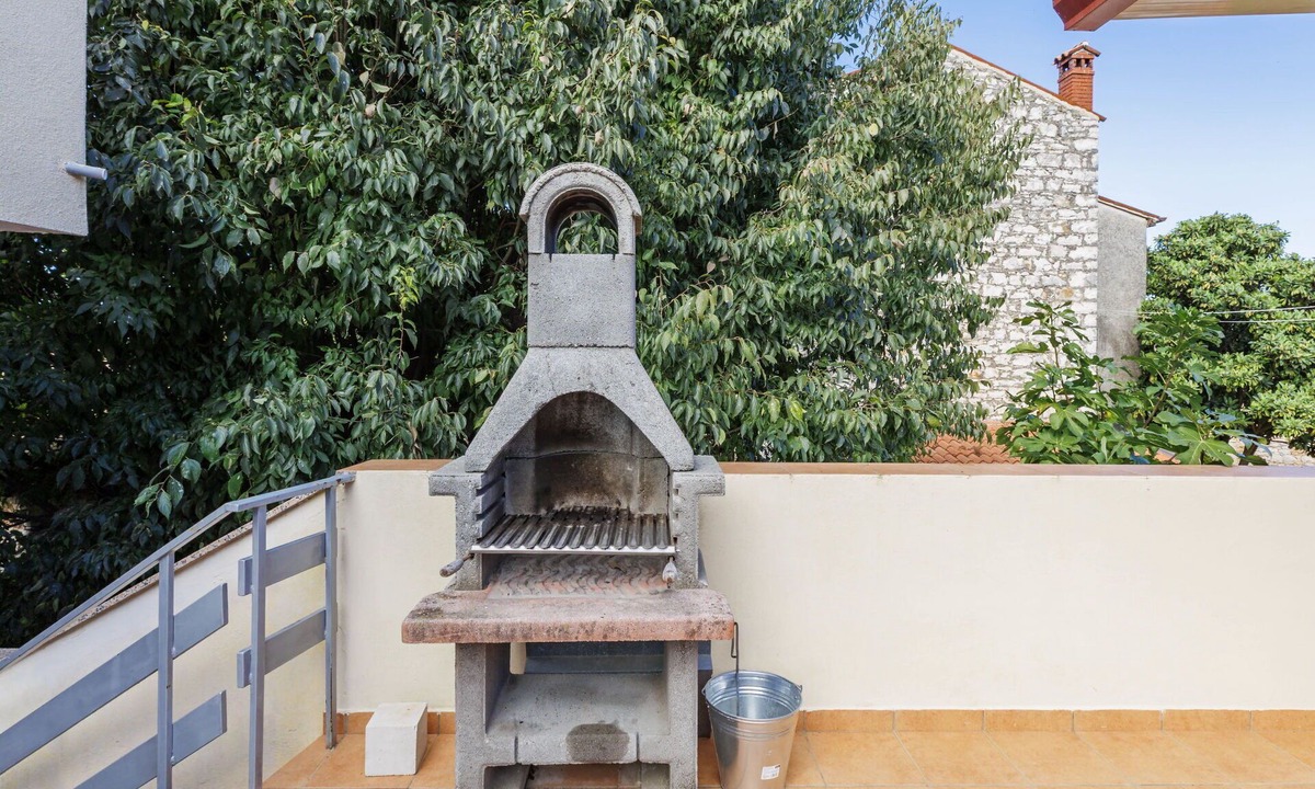 Lovrecica Apartment | Lovely apartment for 2 people with WIFI, A/C, TV and terrace