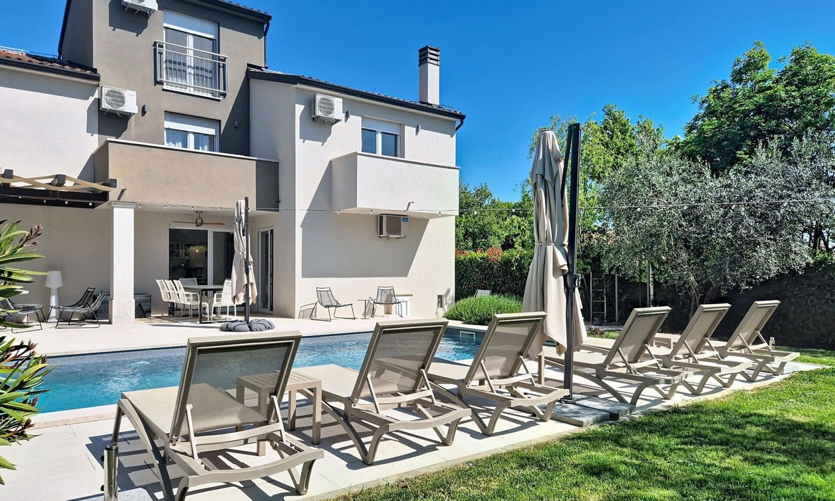 Fiorini House | Beautiful private villa for 10 guests with WIFI, private pool, A/C, TV and terrace