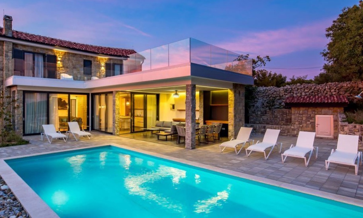 Jakisnica House | Holiday Home Oblica by Interhome