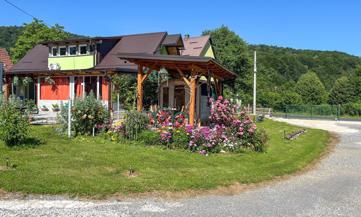 Ogulin Apartment | Awesome apartment in Hreljin Ogulinski with sauna