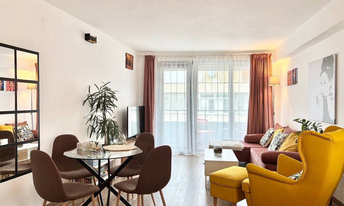 Old City Condo | Opera Sunrise 2 rooms Balcony Top Floor Center