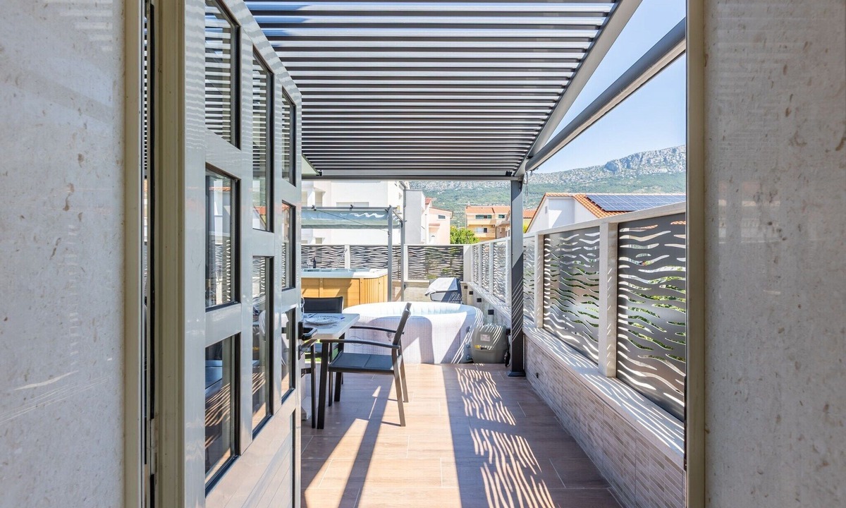 Kastel Kambelovac Apartment | Apartment Merita - Two Bedroom Apartment with Balcony