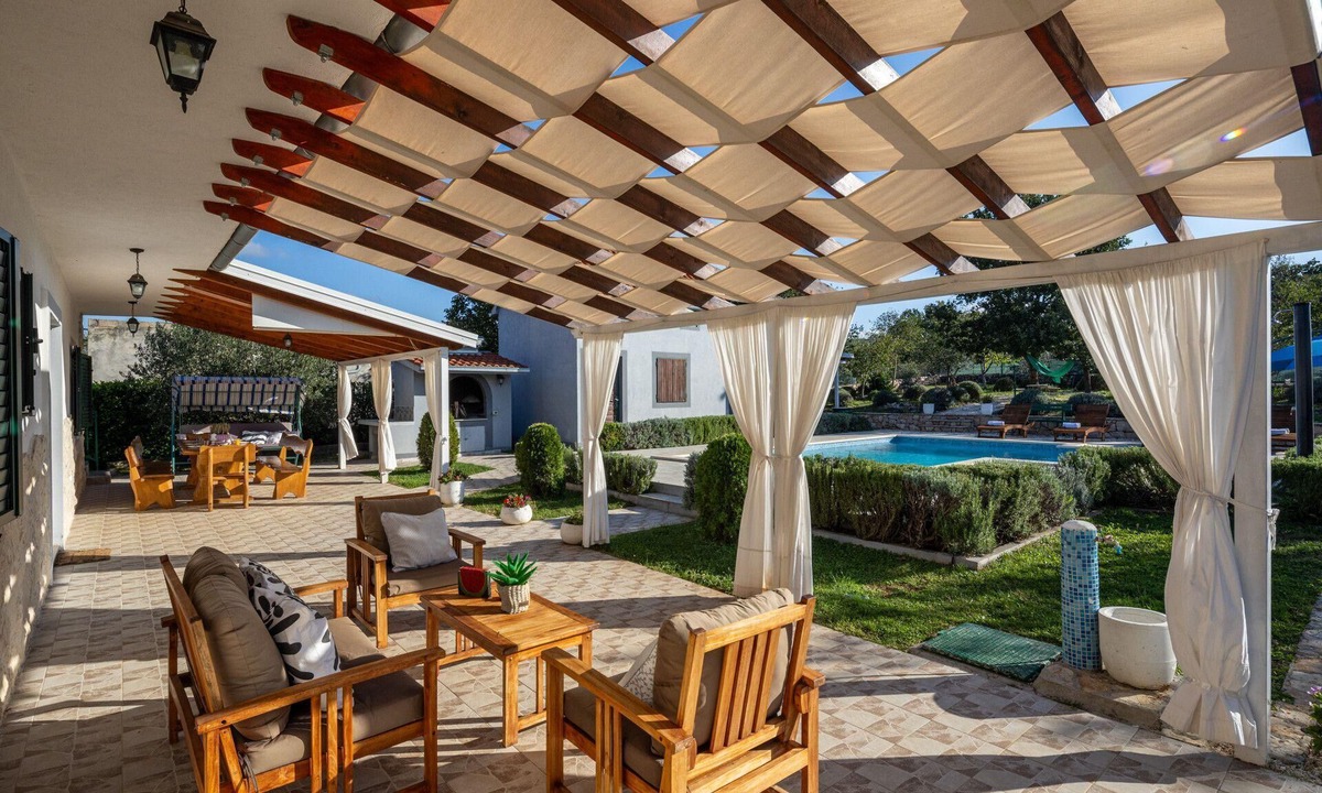 Drnis House | Holiday house Pakovo Selo for 1 - 8 persons with 3 bedrooms - Holiday house