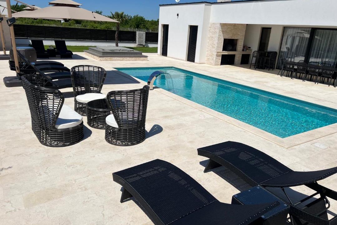 Ljubuski Villa | Villa DEL SOLE with Heated Saltwater Pool, Jacuzzi and Sauna