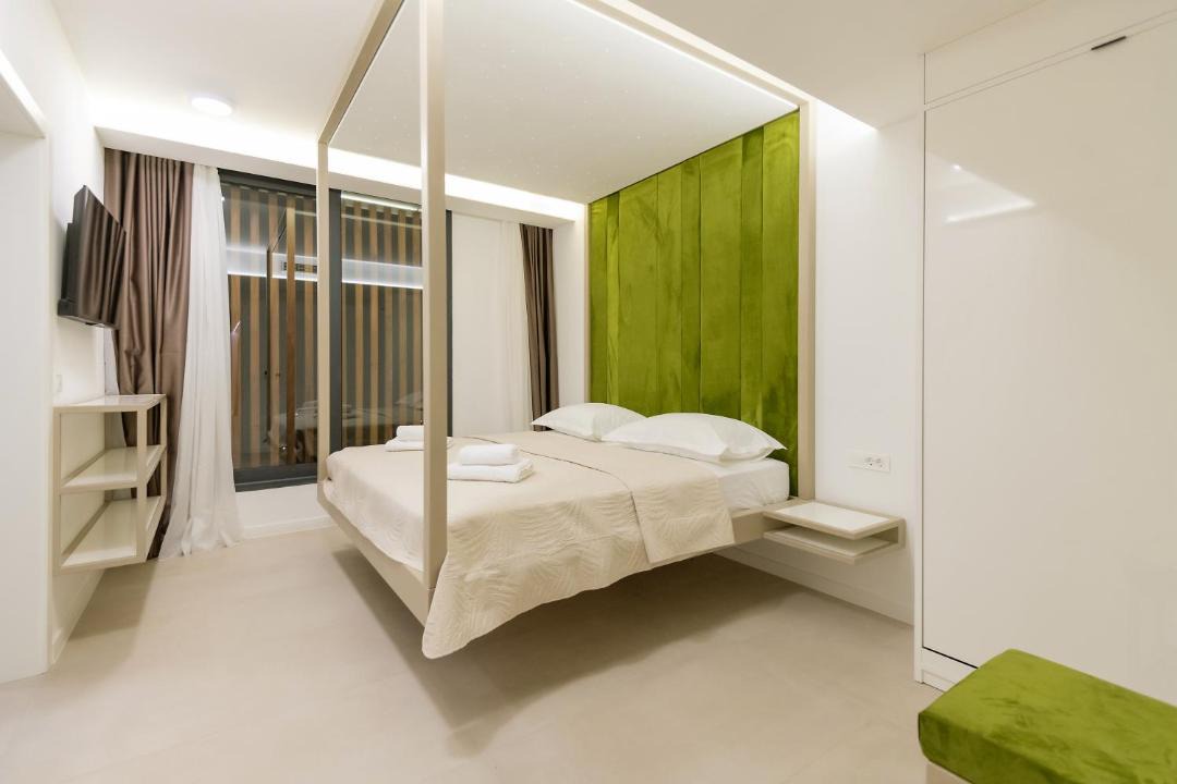 Prolozac Villa | Spectacular Villa Excelsior Perfect for Families, Business, or Celebrations