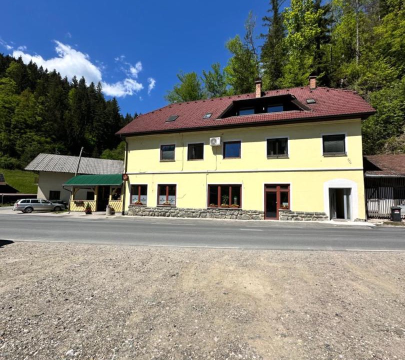 Luce Apartment | Rina Apartments, Cozy Riverside Stay in Luče, near Logar Valley