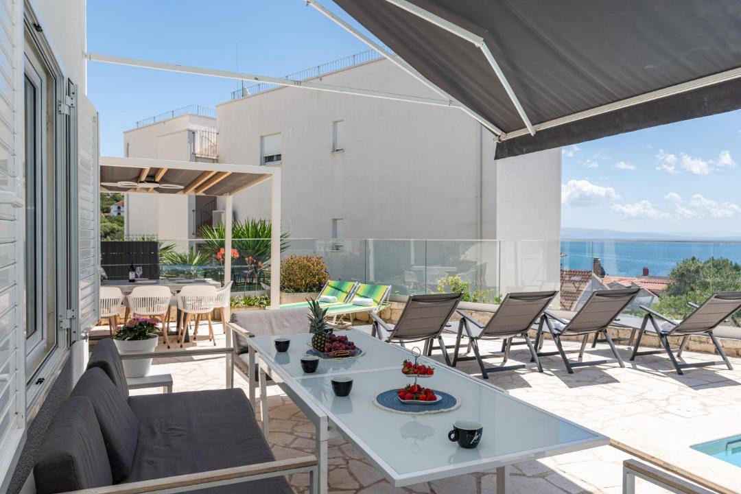Okrug Gornji Villa | Luxury Villa, 40 sqm heated private pool, gym, Seaview, 200m to beach, 7 bedrooms